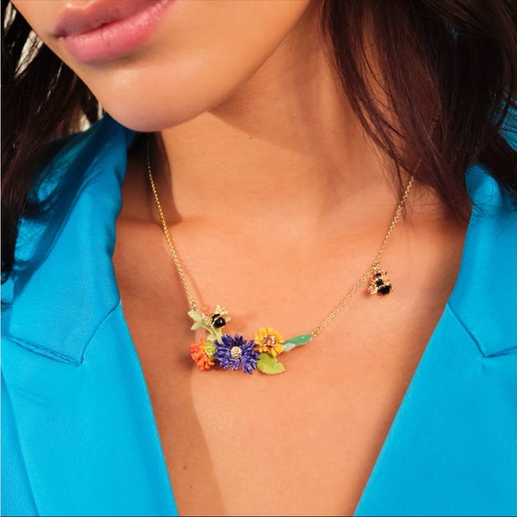 Les Néréides PARIS FLOWERS AND BEES ON HONEYCOMBS COLLAR NECKLACE - Picture 3 of 8
